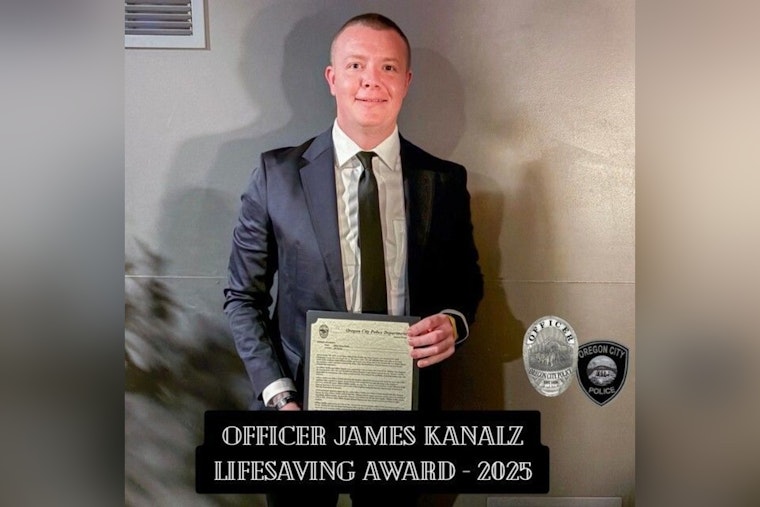 Oregon City Cops Revive Woman After House Fire, Snag Lifesaving Honor