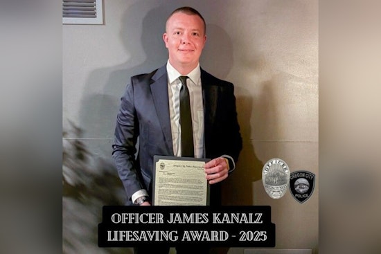 Oregon City Cops Revive Woman After House Fire, Snag Lifesaving Honor