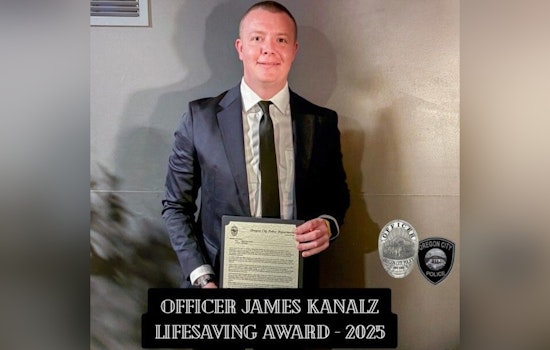 Oregon City Cops Revive Woman After House Fire, Snag Lifesaving Honor