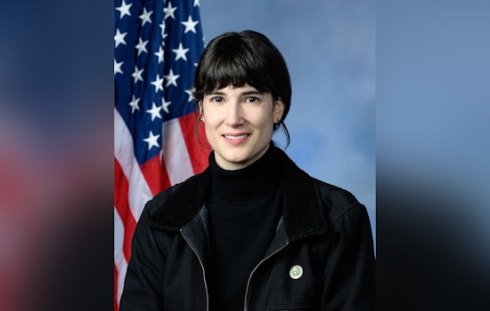 Paint-Slinging Protesters Target Portland Auto Shop Tied To Rep. Gluesenkamp Perez