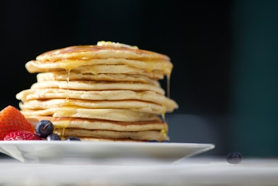 Pancake Gold Rush: Euless Braces For IHOP‑Applebee’s Freebie Frenzy