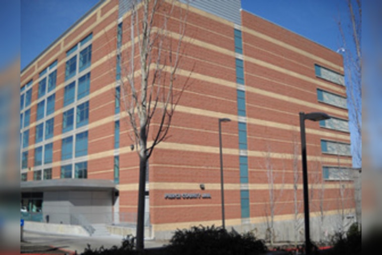 Pierce County Jail Let Red-Flag Hires Slip In, Review Says