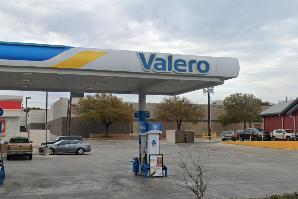 Port Arthur Braces as Valero Lines Up Venezuelan Crude Gusher