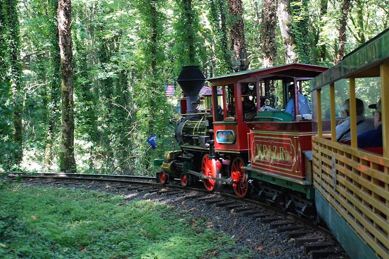 Tiny Portland Zoo Train Creeps Closer To Full Forest Comeback