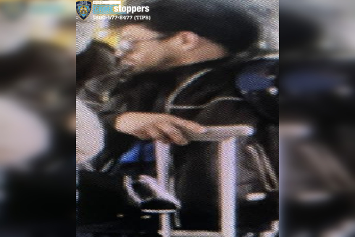 Queens police seek suspect after groping on Q44 bus