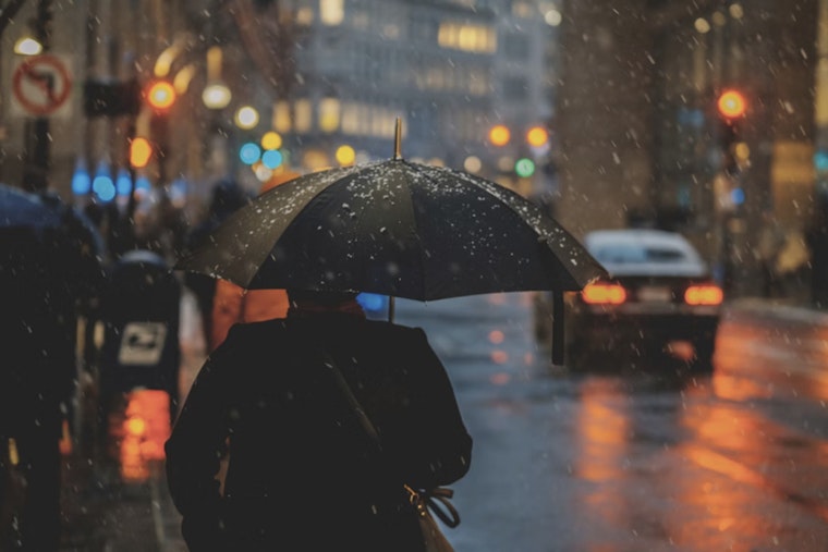 Rain Roars Back To Seattle With Mountain Snow And Rough Seas