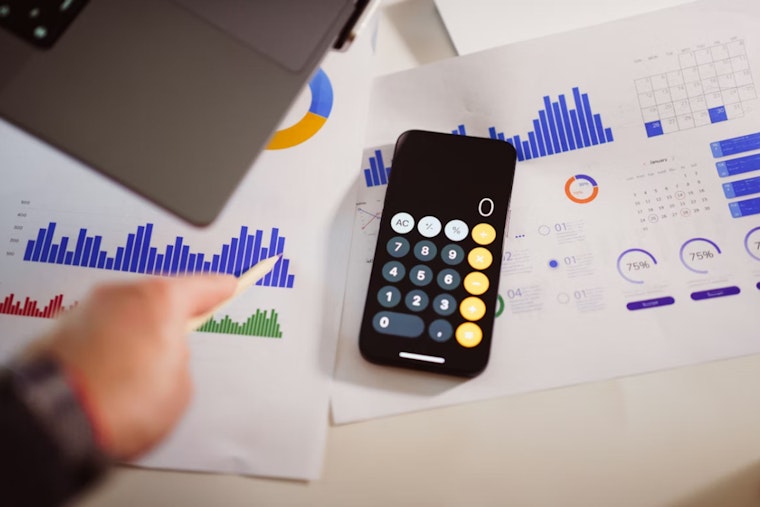 Rockville Centre Parents Pack Boardroom Over $3.7 Million School Budget Hole