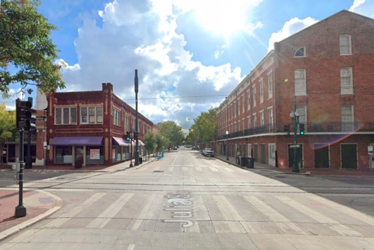 Sagging St. Charles Corner Sends Parade Crowd Scrambling