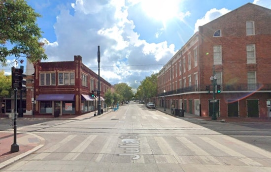 Sagging St. Charles Corner Sends Parade Crowd Scrambling