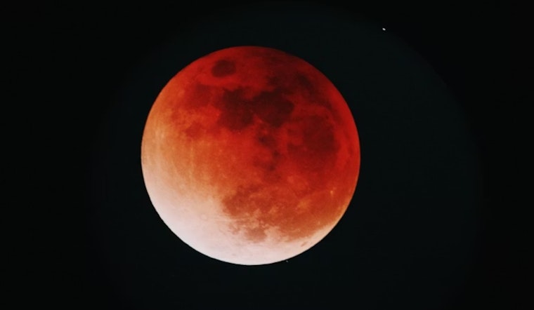 San Diego Skies To Put On Double Feature: Planet Parade And Blood Moon