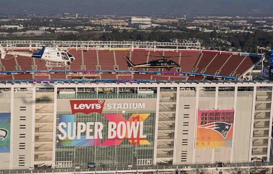 Santa Clara Super Bowl Crowd Stunned As Patriots Rookie Flattens Shirtless Field Crasher
