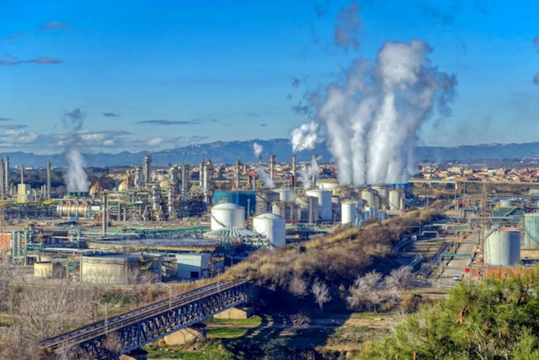Saudi Energy Giant's 20-Year LNG Power Play Roils Cameron Parish