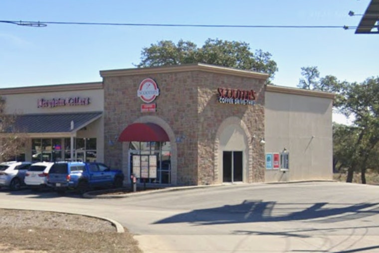 Scooter’s Sign Vanishes as Pit Stop Cafe Takes The Wheel Near Boerne