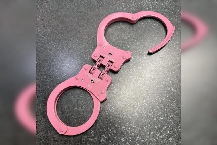 Sherwood Cops Roll Out Valentine’s Special For Locals On The Lam