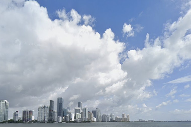 Smoke Chokes Alligator Alley as Miami Creeps Toward 80 Degrees