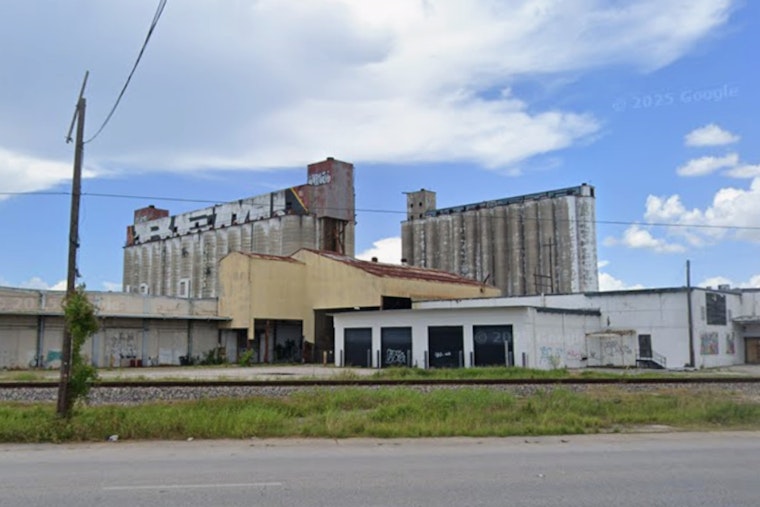 Spring Branch Rice Silos Meet The Wrecking Ball At Hempstead And Long Point