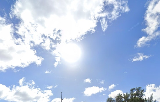 Sticky Honolulu Morning as Trades Fizzle and Weekend Showers Muscle In