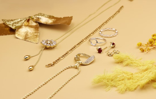 Suitcase Stuffed With $120K In Bling Vanishes On Sheepshead Bay Street