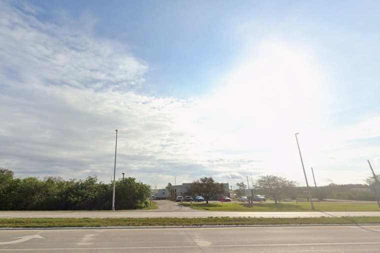 Tampa Wakes To Sunny Chill As Winds Stoke Fire Risk