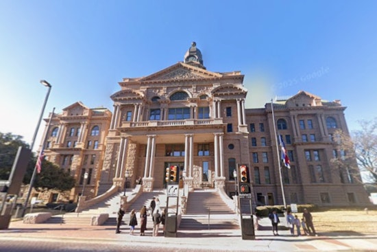 Tarrant County In Last-Minute Panic Over 200 Empty Poll Slots