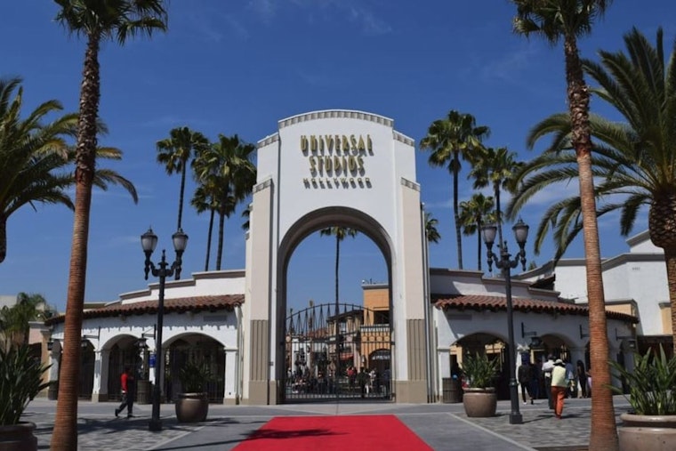 Universal Studios Shock Show, Naked Stunt Halts Packed Tram Tour