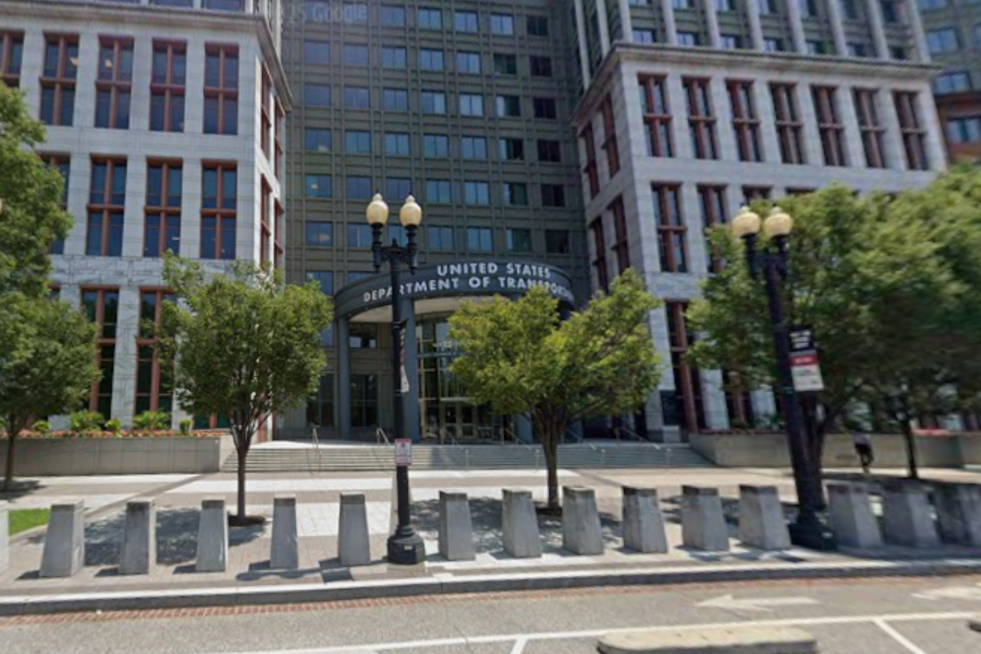 U.S. Transportation Secretary Proposes 100% American-Made Mandate for EV Chargers to Strengthen Domestic Manufacturing