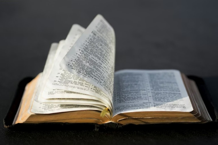 Utahns Shrug Off Bible-First Politics, Poll Finds