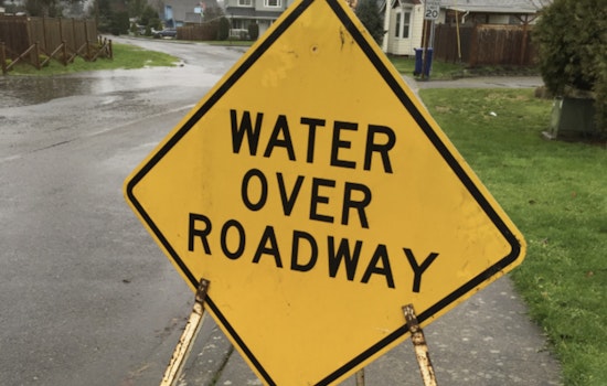 Vancouver Drivers Crawl Through I-5 South Flood Zone Near Mill Plain