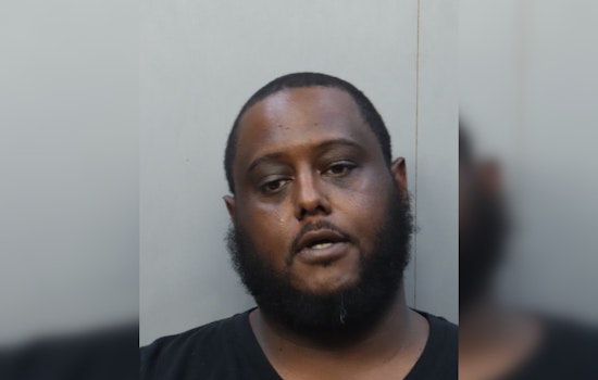 Video Shows Miami 7-Eleven Showdown As Customer Pulls Gun On Clerk