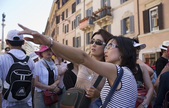 Yen Slump Turns Japanese Big Spenders Into Budget Tourists in Hawaii