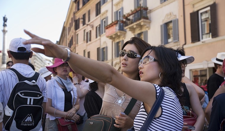 Yen Slump Turns Japanese Big Spenders Into Budget Tourists in Hawaii