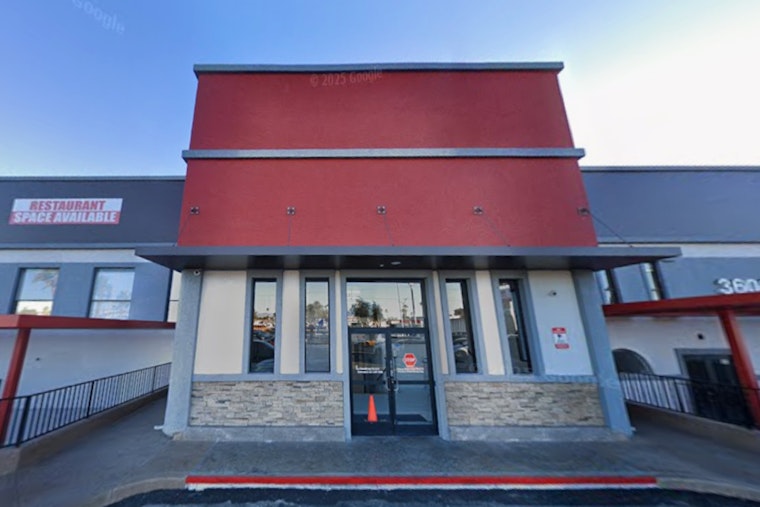 West Sahara Lands All-You-Can-Eat Chinese Joint With Backyard Hangout Patio