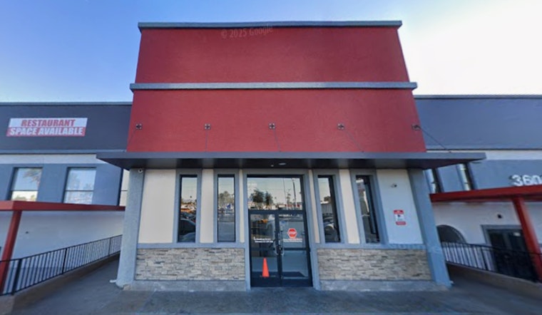 West Sahara Lands All-You-Can-Eat Chinese Joint With Backyard Hangout Patio