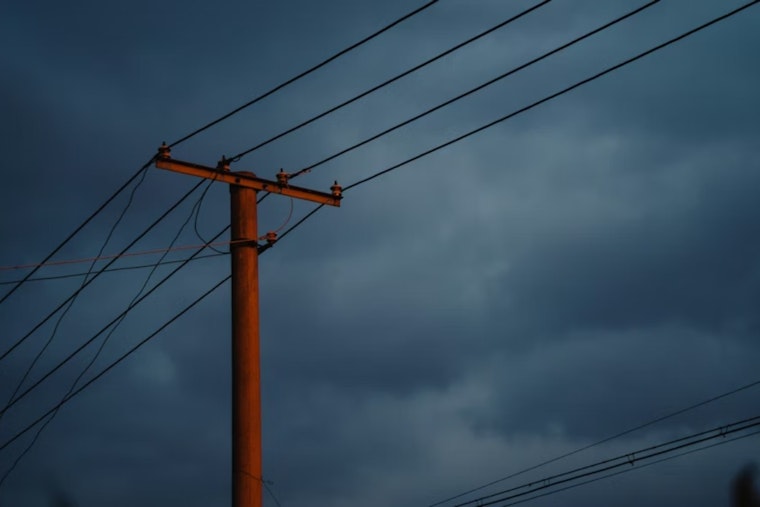 West Side Wiped Out: 13,000 Lose Power in Cleveland Blackout