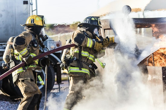 Westside Recycling Inferno Sends Smoke Tower Over Jacksonville