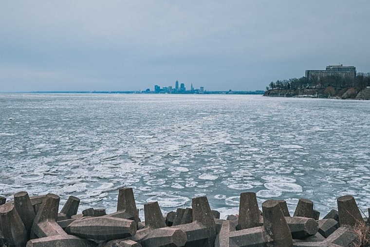 Wet Wake-Up: Rain and Rowdy Winds Barrel Across Cleveland and Lake Erie