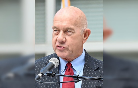 Whitmire Sells Safety, Streets And Spending Plan To Packed Downtown Crowd