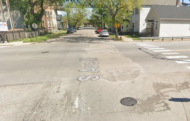 18-Year-Old Fatally Shot On Chicago's Far South Side