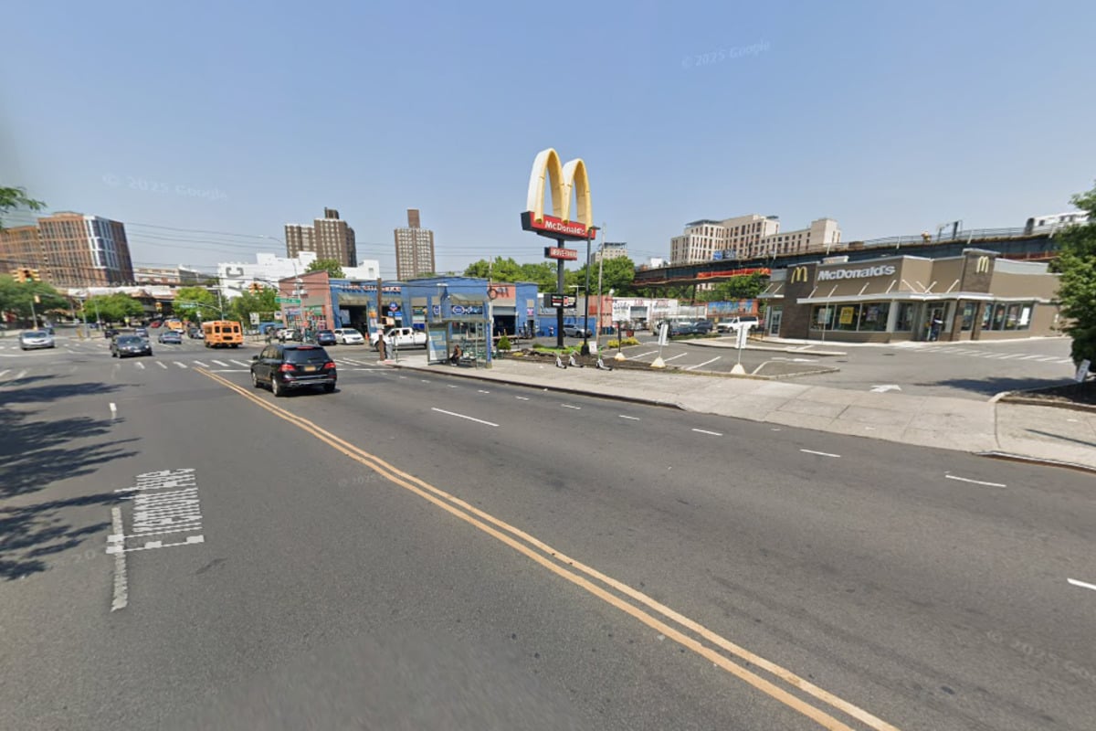 After-School Mayhem As Bronx Teens Turn West Farms McDonald's Corner Into Brawl Zone