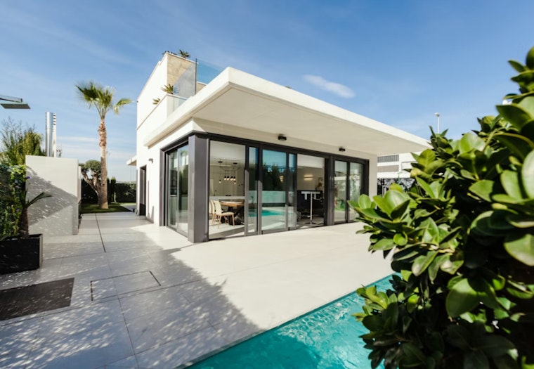 AI ‘Housefishing’ Snags California Homebuyers as State Moves to Crack Down on Fake Listings