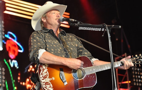 Alan Jackson Turns West Palm Waterfront Into Five O’Clock Party Zone