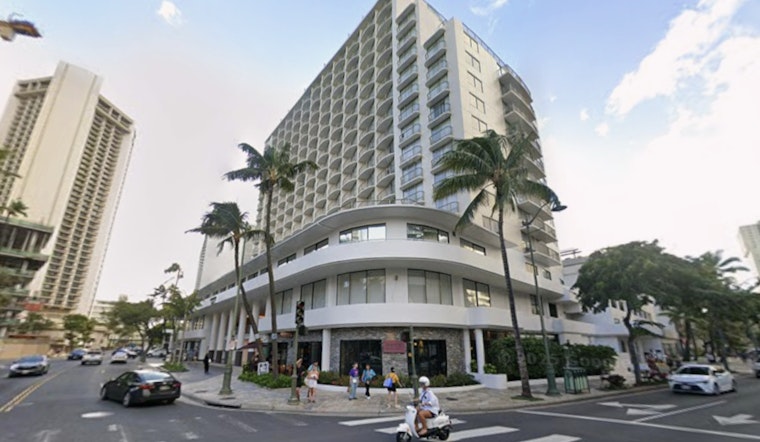 Aloha Greek Scoops Froyo Into Waikiki's Outrigger Paradise