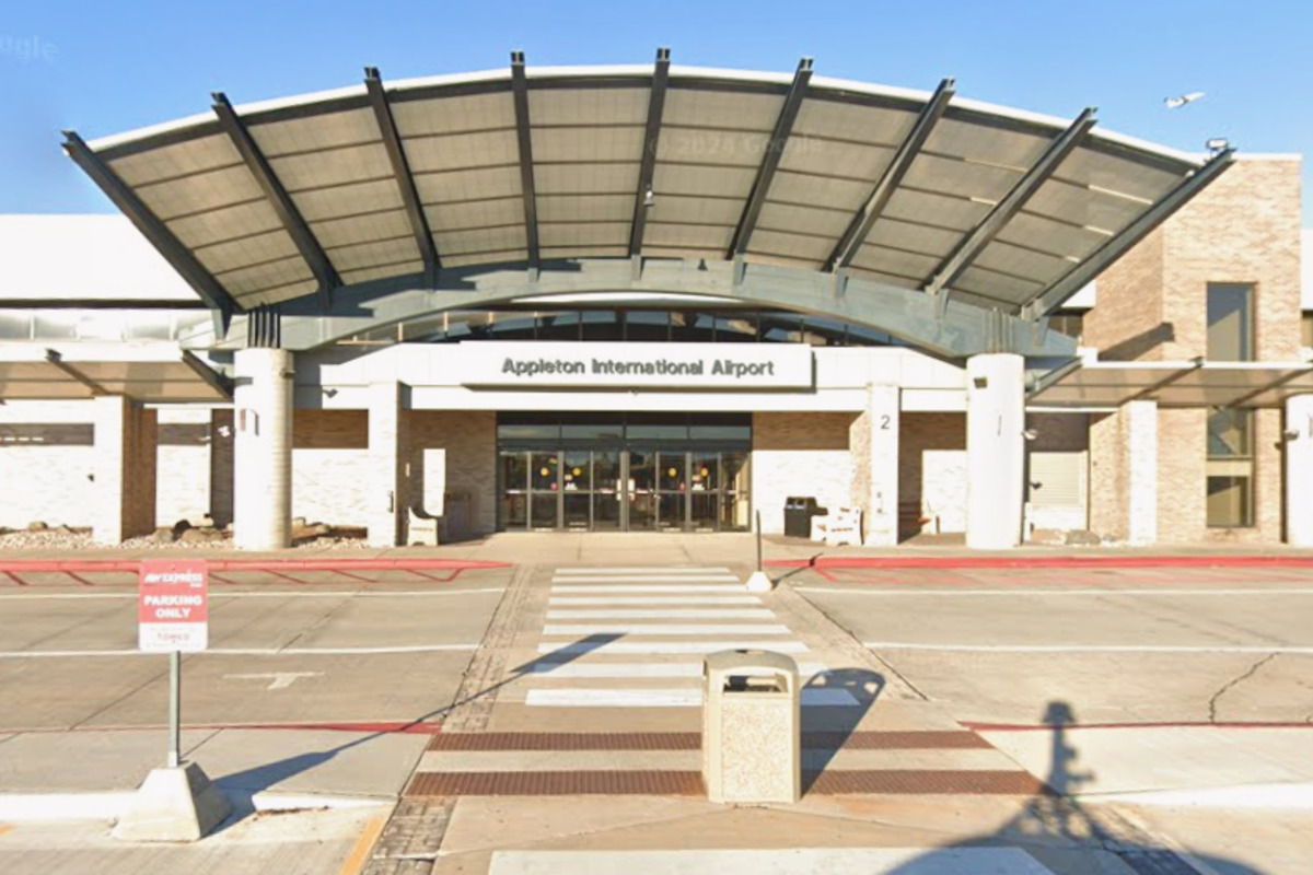 Appleton Airport Takes Off As Big Wisconsin Hubs Stall