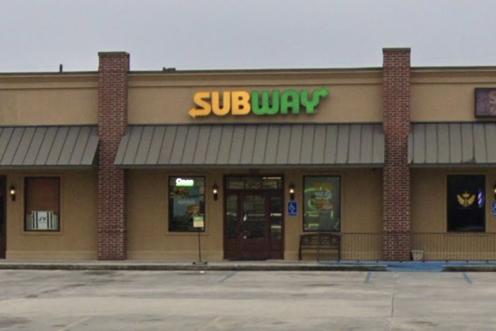 Baton Rouge Hotspot Empire Wingz Brings Saucy Heat To Lafayette’s Ambassador Caffery