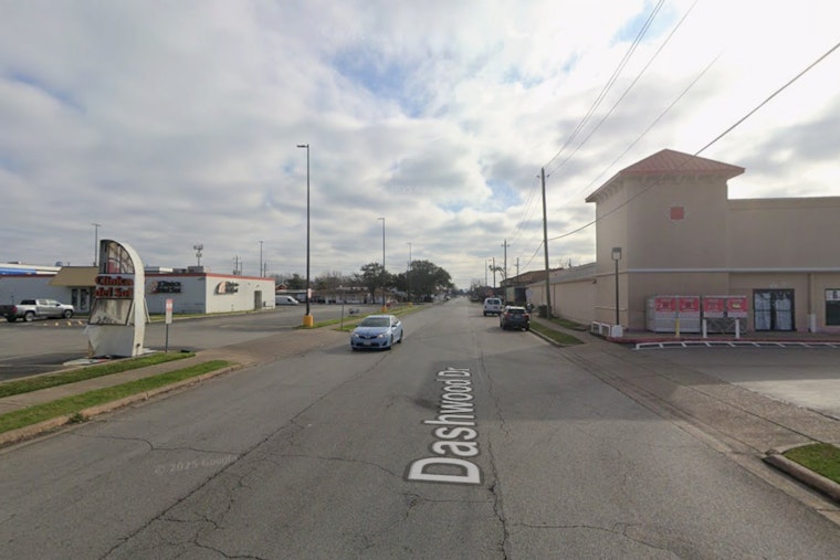Bellaire Blvd Dine-and-Dash Turns Violent as Cops Hunt Five Suspects
