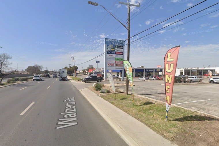 Beloved Com Tam Ba Thi Truck Trades Pep Boys Lot For Windcrest Storefront