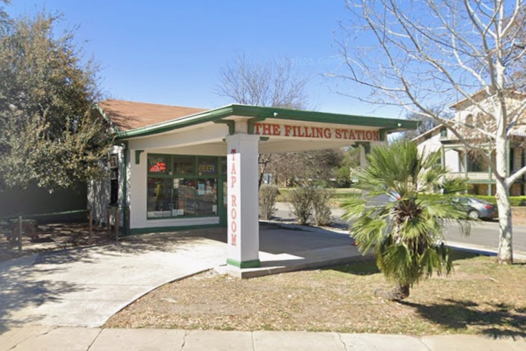 Beloved Southtown Gas-Station Bar Pulls the Plug After Nearly 15 Years