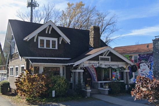 Bubbly Airstream Back-Alley Bar Brings a Slice of Europe to Plaza Midwood