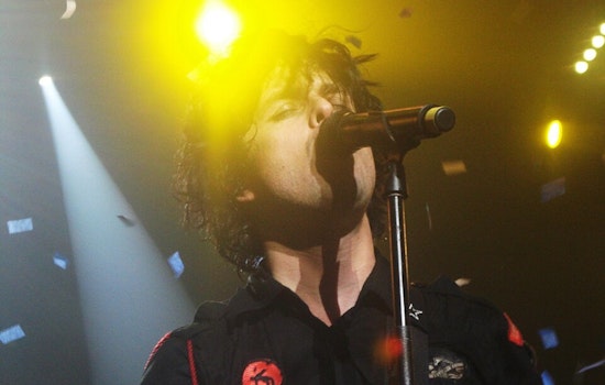 Billie Joe Armstrong Stuns East Bay With Last-Minute Berkeley Bar Blowout
