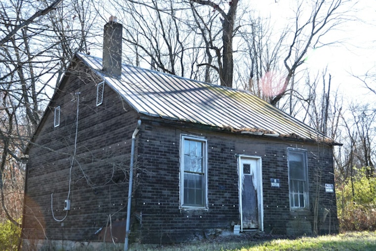 Black-Brick Flip Fiasco as St. Louis ‘Red Door’ Rehabbers Hit With Ponzi Suit